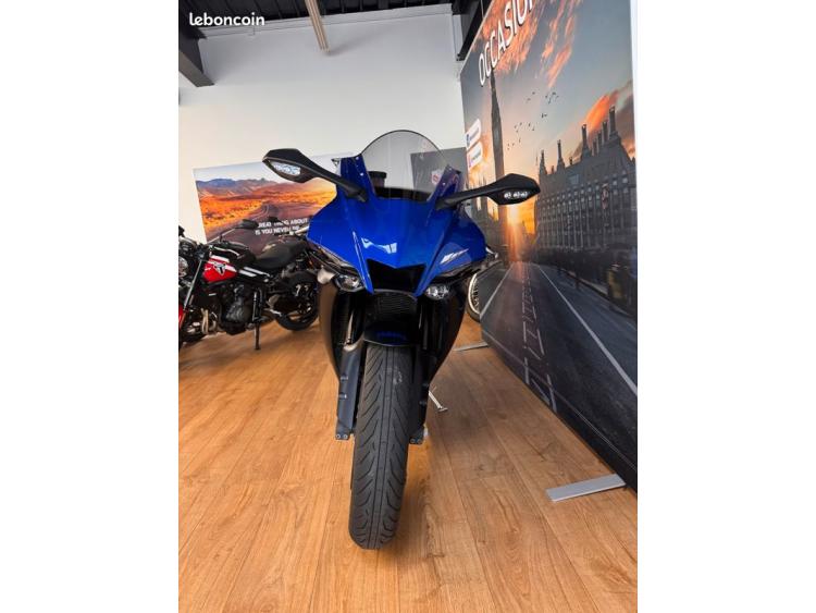 YAMAHA YZF 1000 R1