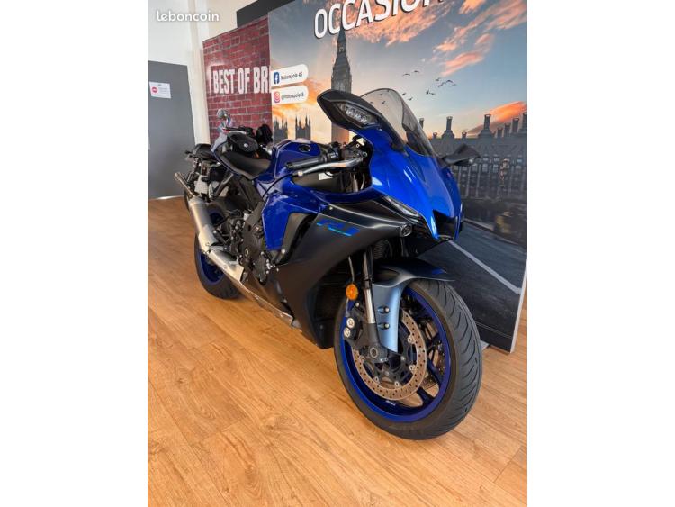 YAMAHA YZF 1000 R1