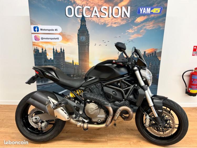 DUCATI MONSTER 821