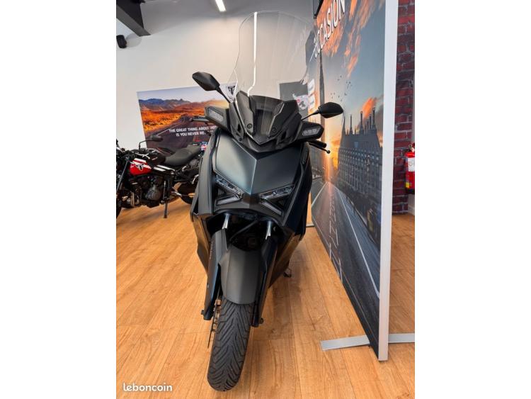 YAMAHA XMAX 125 TECH MAX