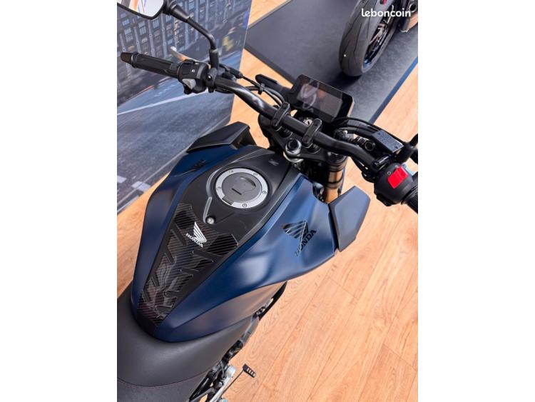 HONDA CB 125 R