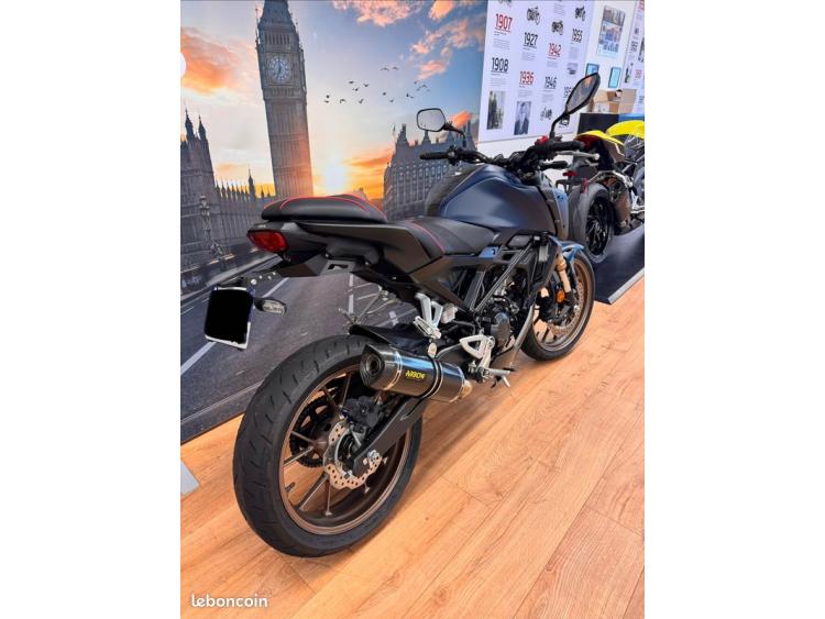 HONDA CB 125 R