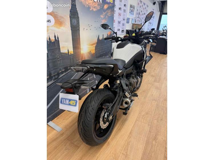 YAMAHA TRACER 7 full