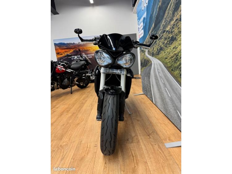 TRIUMPH STREET TRIPLE 660 S FULL