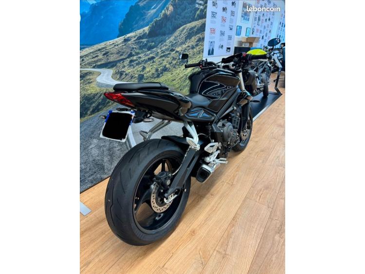 TRIUMPH STREET TRIPLE 660 S FULL
