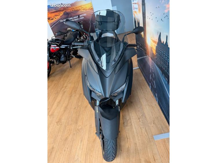 YAMAHA XMAX 125 TECH MAX