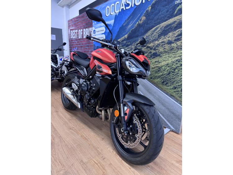 TRIUMPH STREET TRIPLE 765 R 